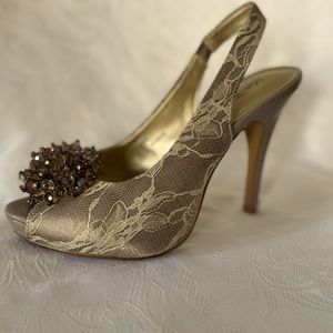 Lulu Townsend champagne heels size 6.